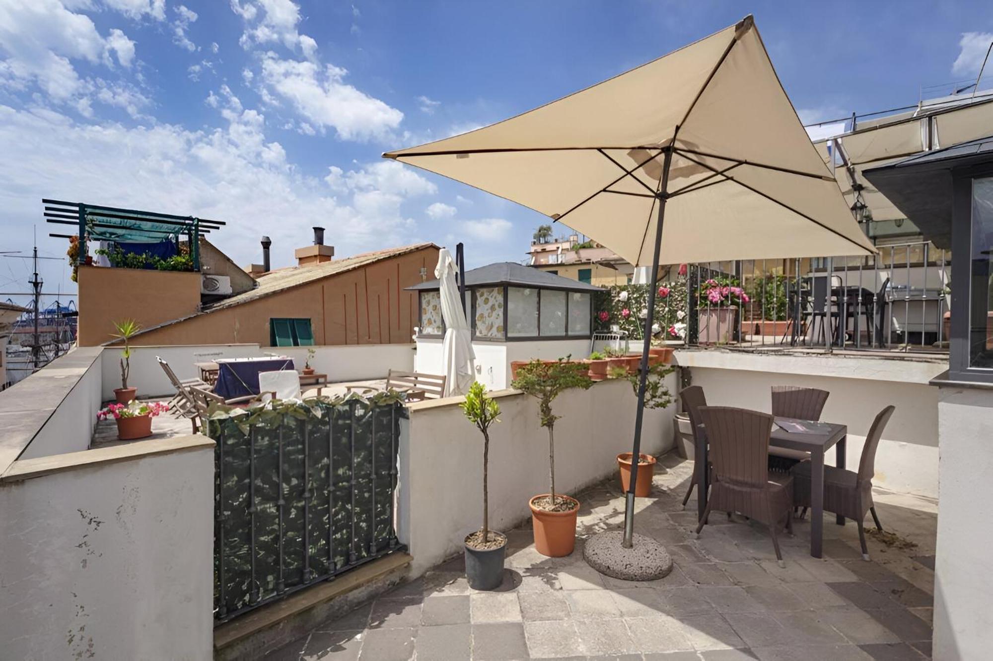 Appartement Doge Grimaldi - Davanti All'acquario - Grande Terrazza Privata - Palazzo Nobiliare Storico *